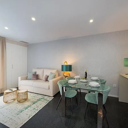Rambla 24 By Holihome Pensjonat 3*