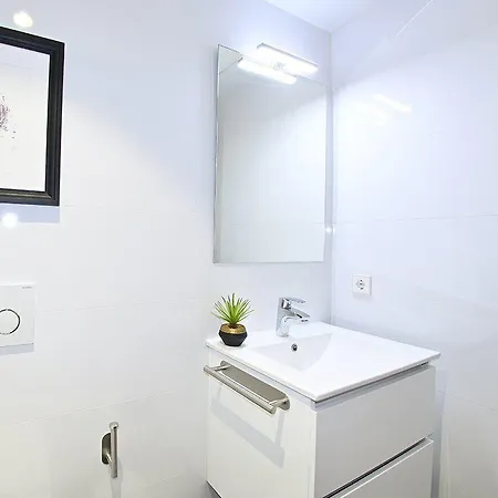 Rambla 24 By Holihome Pensjonat 3*