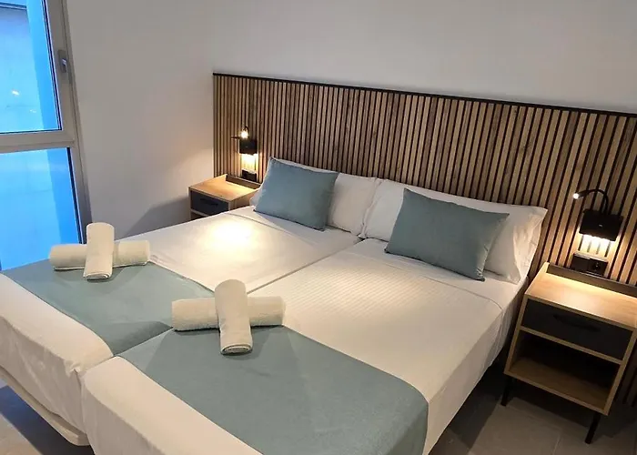 Rambla 24 By Holihome 게스트하우스 3*