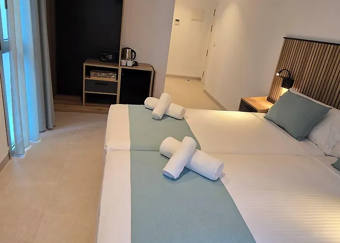 Rambla 24 By Holihome 게스트하우스 3*