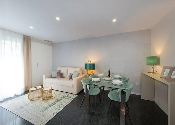 Rambla 24 By Holihome Affittacamere 3*